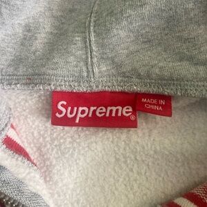 Supreme Zip up. Red and Grey. Size S Men